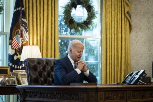 Passeports, prestations sociales: Biden veut dégripper les services administratifs