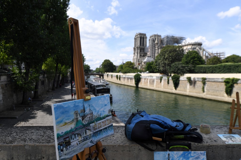 Paris : les bouquinistes des quais de Seine veulent surmonter la crise