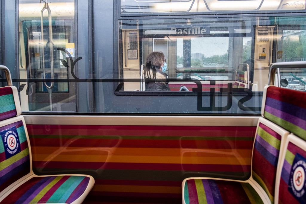 Castex ouvre deux nouvelles stations de métro, hommage aux femmes