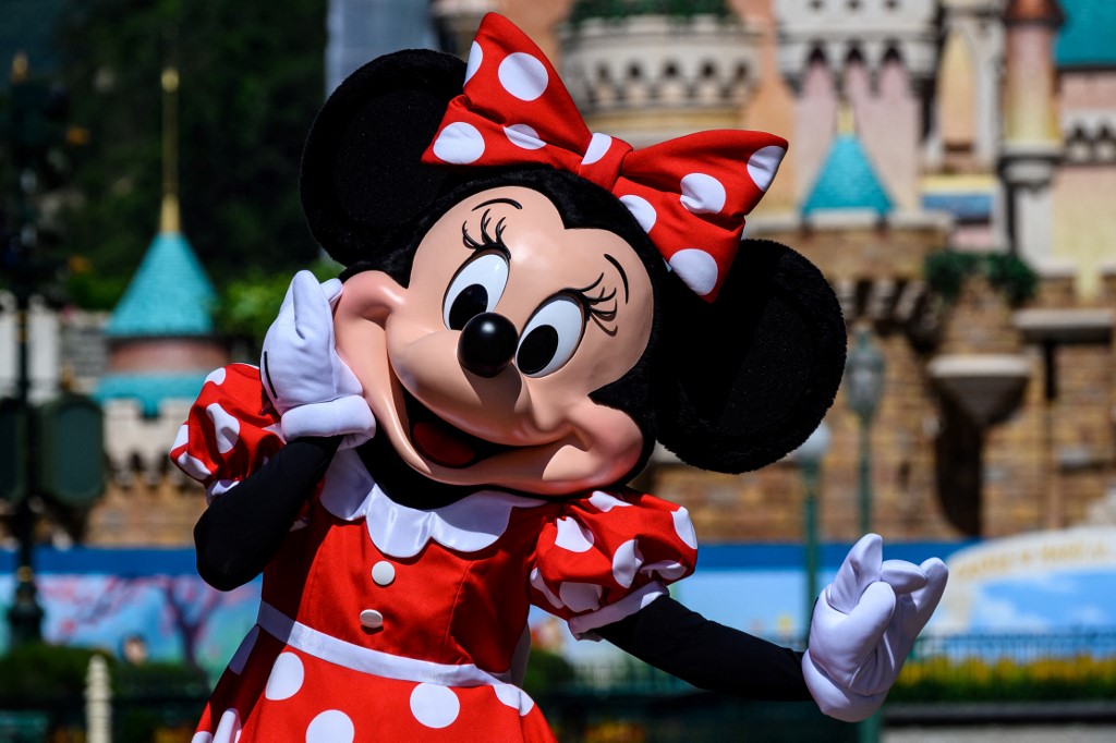 Disneyland Paris fête ses trente ans, offre un tailleur Stella McCartney à Minnie Mouse
