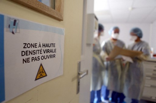 Covid-19: le lent reflux des malades hospitalisés en soins critiques se poursuit