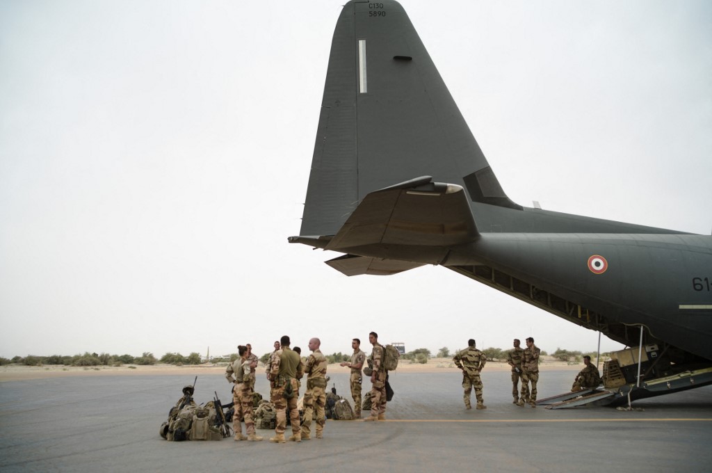 Mali: le ton monte entre Paris et Bamako, le Danemark rapatrie ses soldats