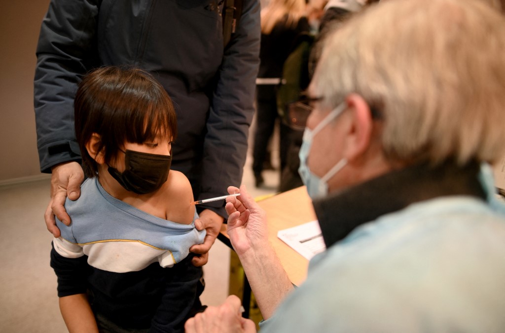 Débuts poussifs de la vaccination des enfants en France