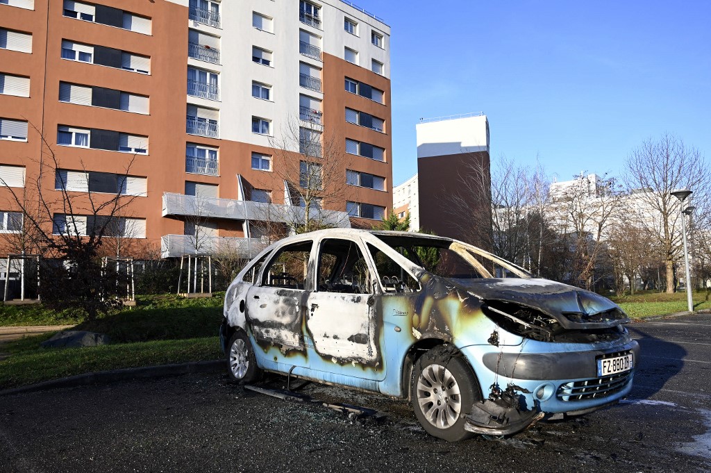 Saint-Sylvestre: diminution des violences et des voitures brûlées, selon l'Intérieur