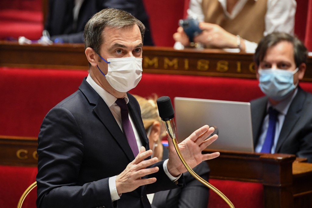 Les séjours à l'hôpital sont plus courts avec Omicron, selon Véran