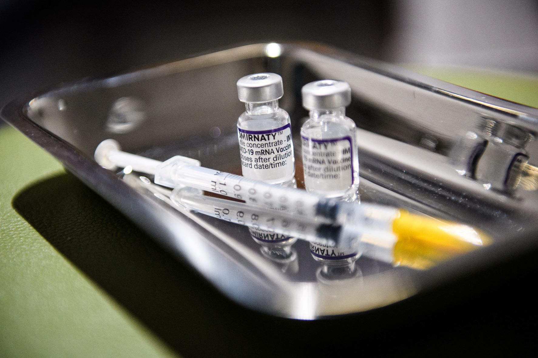 Vaccins: vers un rappel autorisé pour les ados vivant avec des personnes fragiles
