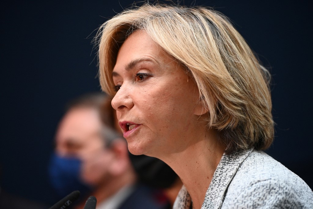 Pécresse fustige un président « pyromane »