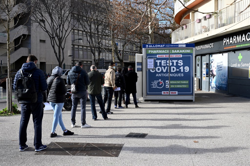 Plus de la moitié des Européens touchés par Omicron d'ici 2 mois, selon l'OMS