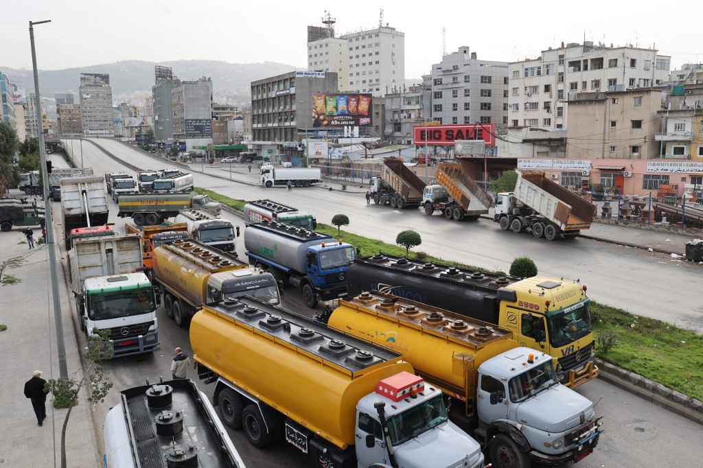 Liban: Une «Journée de la rage syndicale» paralyse les principaux axes routiers