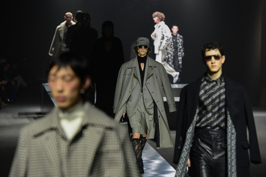 Le dandy réinventé par Fendi, doudounes glamour chez Dolce & Gabbana
