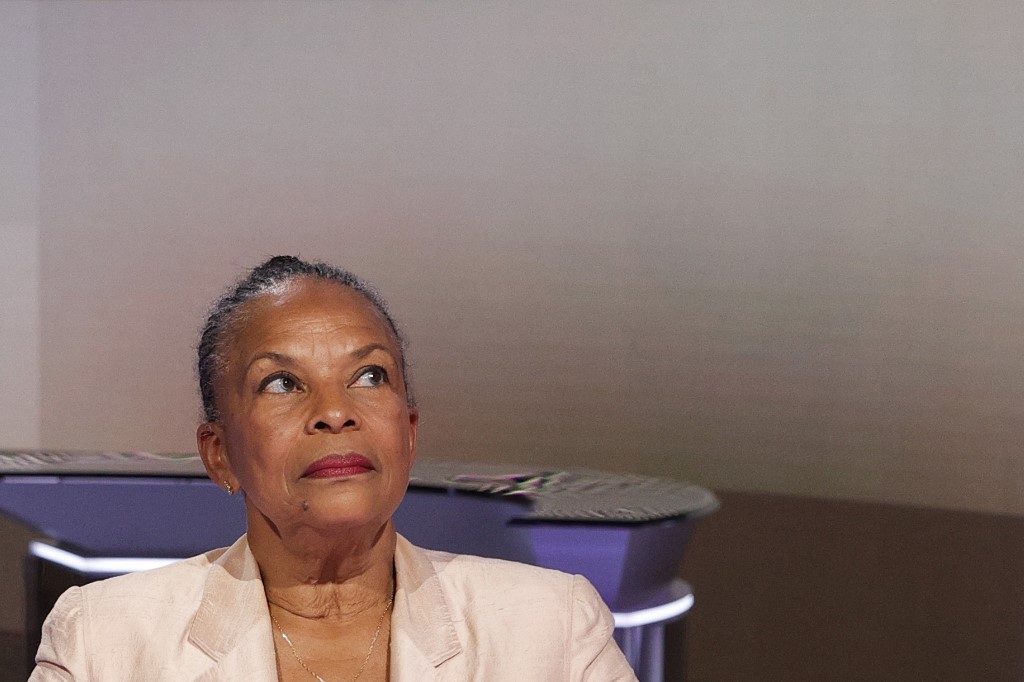 Taubira promeut la vaccination obligatoire plutôt que le pass