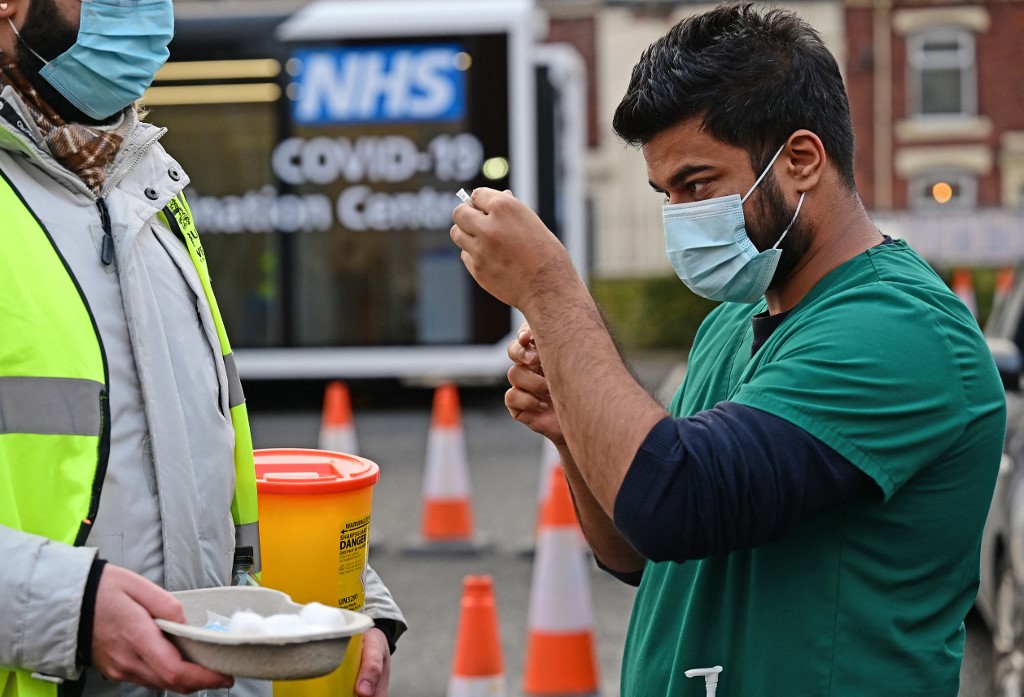 Vague de démissions chez les soignants britanniques, épuisés par la pandémie