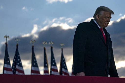 Un mois après sa défaite, le camp Trump se préparait à saisir des machines électorales