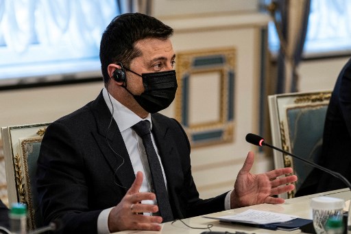Crise avec Moscou: Zelensky salue des pourparlers «constructifs» à Paris