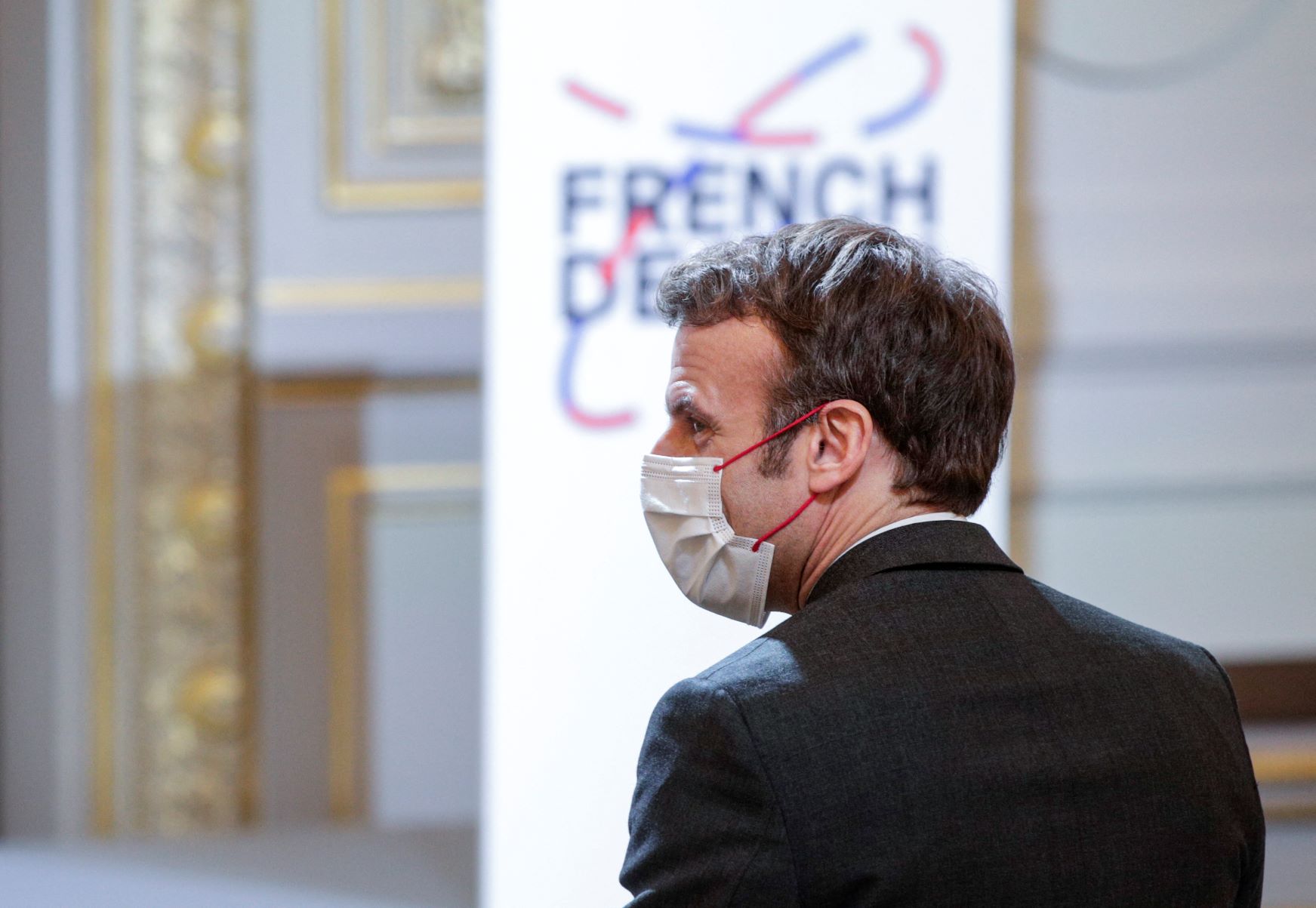 Présidentielle: ralliements et guerre des nerfs à droite