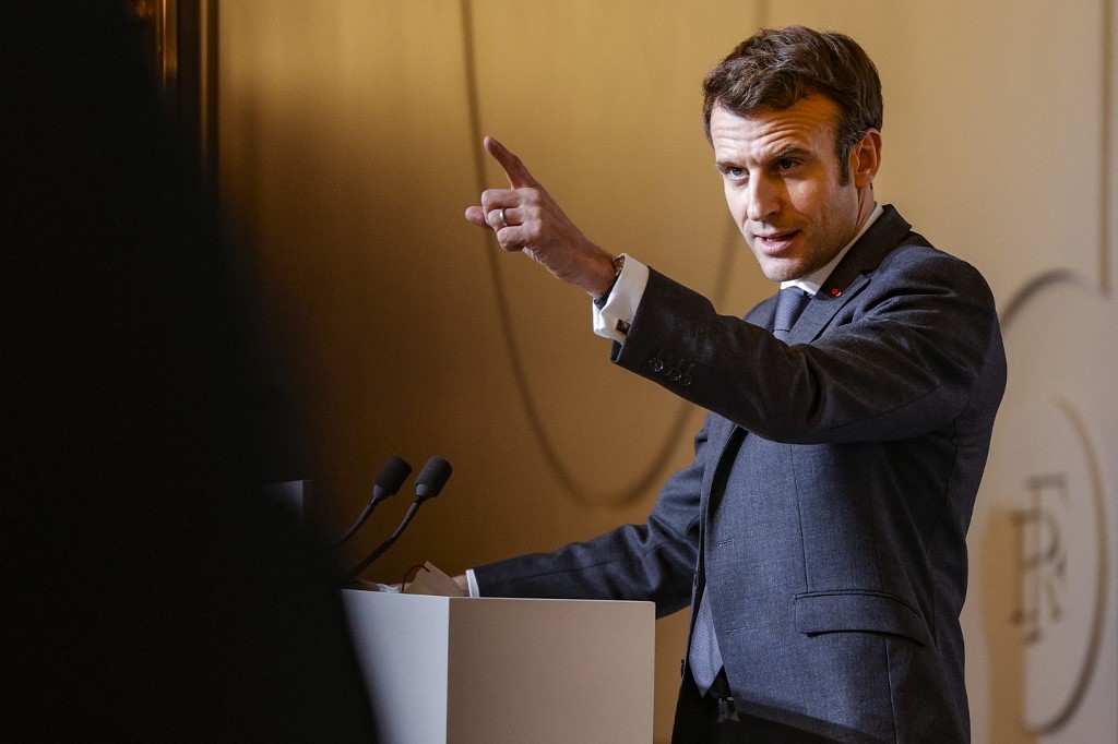 Présidentielle : Macron loin devant Pécresse et Le Pen à égalité