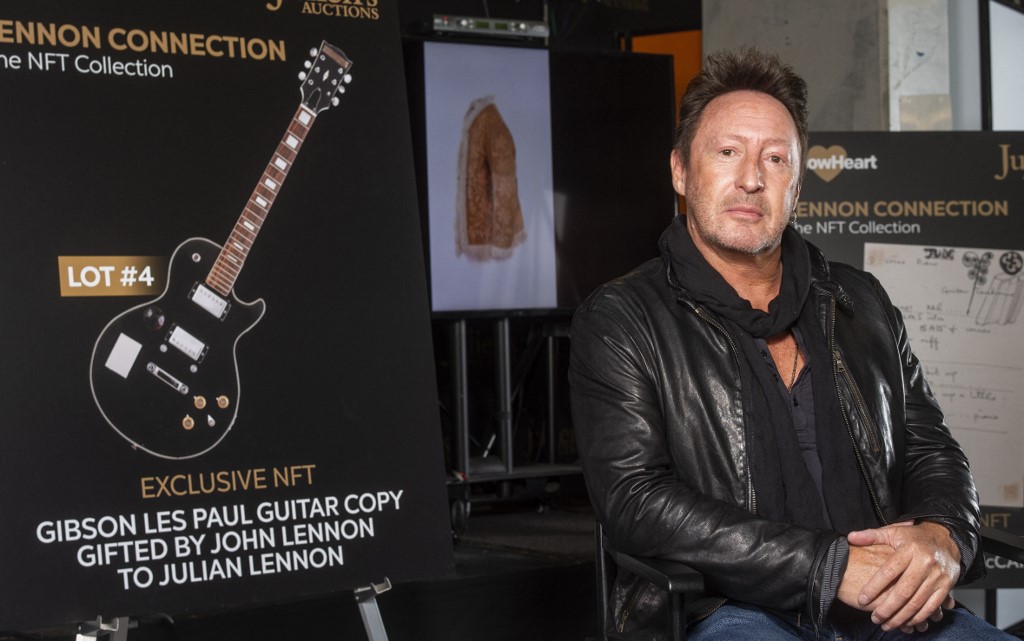 Beatles: Julian Lennon vend des souvenirs aux enchères sous forme de NFT