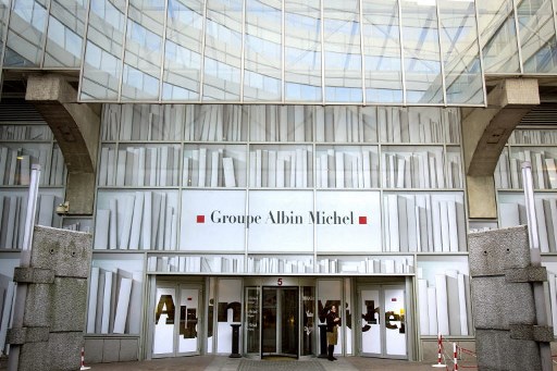 Une photo prise le 31 janvier 2011 à Paris, montre l'entrée des bureaux du groupe Edition Albin Michel. (Loïc Venance/AFP)