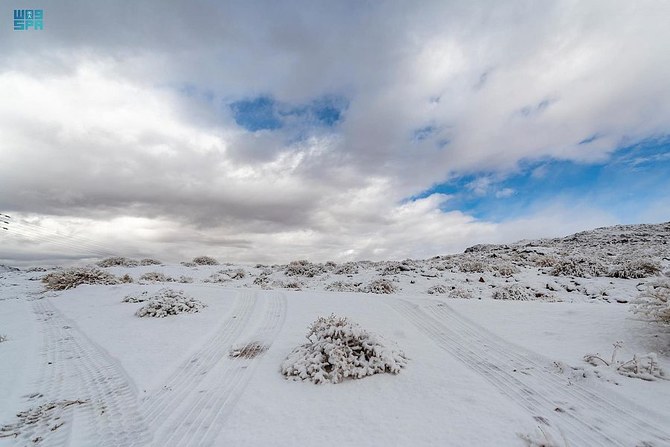 Les montagnes de Tabouk en Arabie saoudite: un lieu de prédilection pour les amateurs de neige