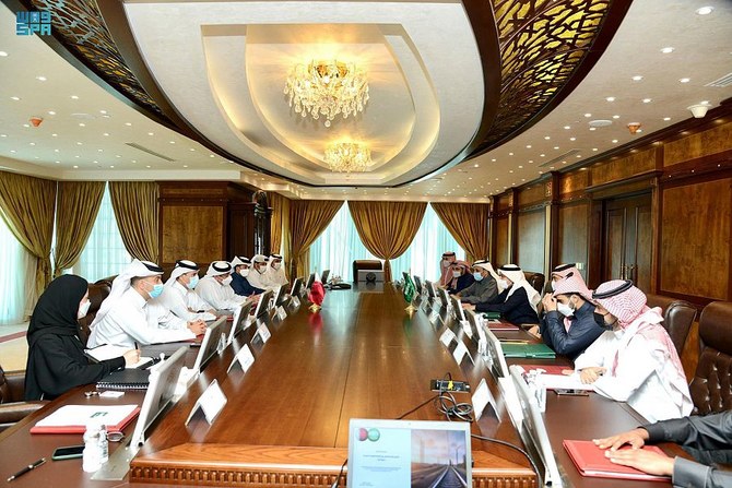 Riyad et Doha discutent du développement de la coopération en matière de transport et de logistique