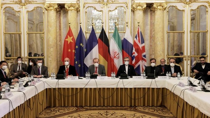 Délégations attendant le début d'une réunion du JCPOA à Vienne, en décembre 2021. (AFP/File Photo)