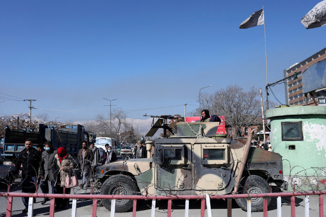 La sphère gouvernementale et de la sécurité cible des talibans: plus de 100 tués