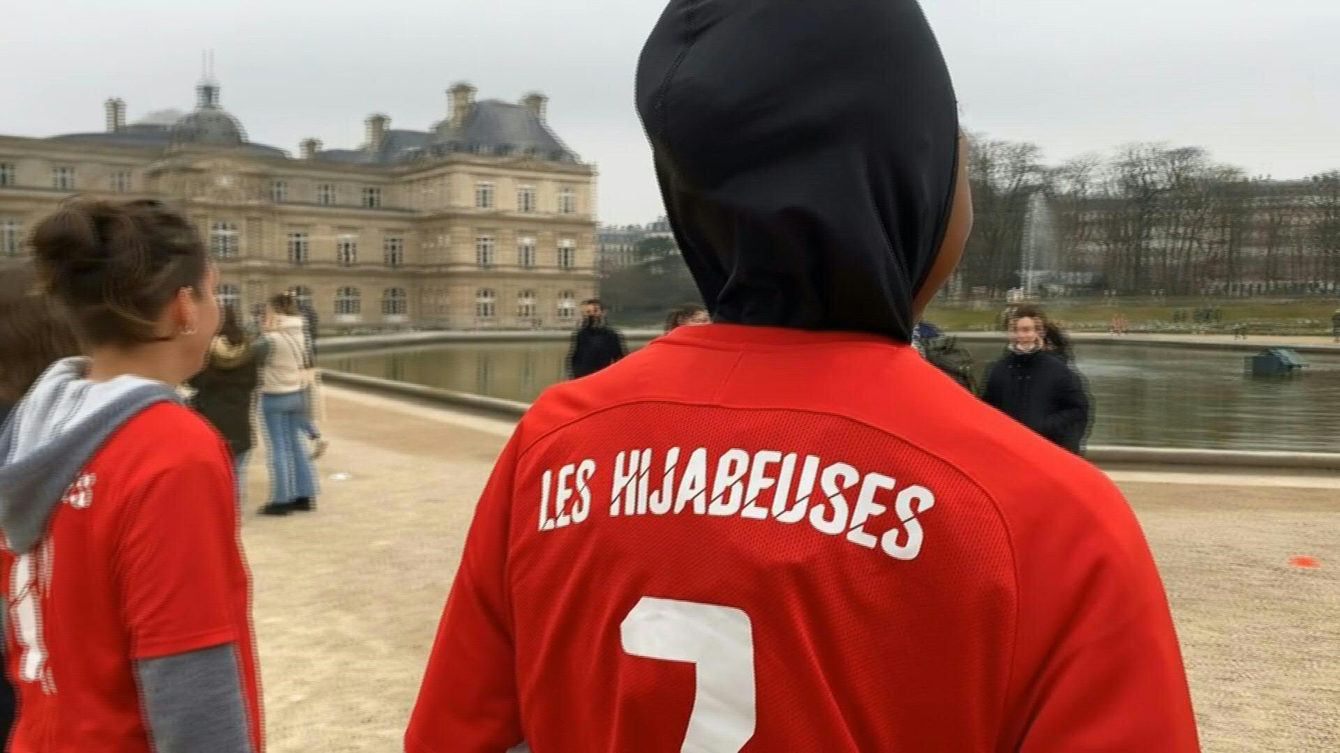 Les «Hijabeuses», ces footballeuses qui défient FFF et Sénat sur le voile