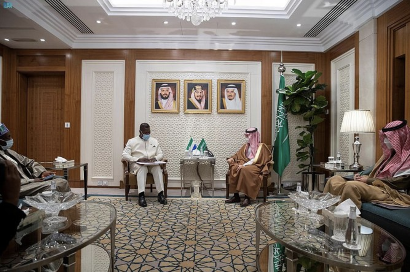 Riyad: Le ministre des AE sierra-léonais s'entretient avec de hauts responsables saoudiens