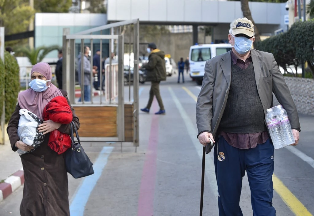 Les adultes d’abord