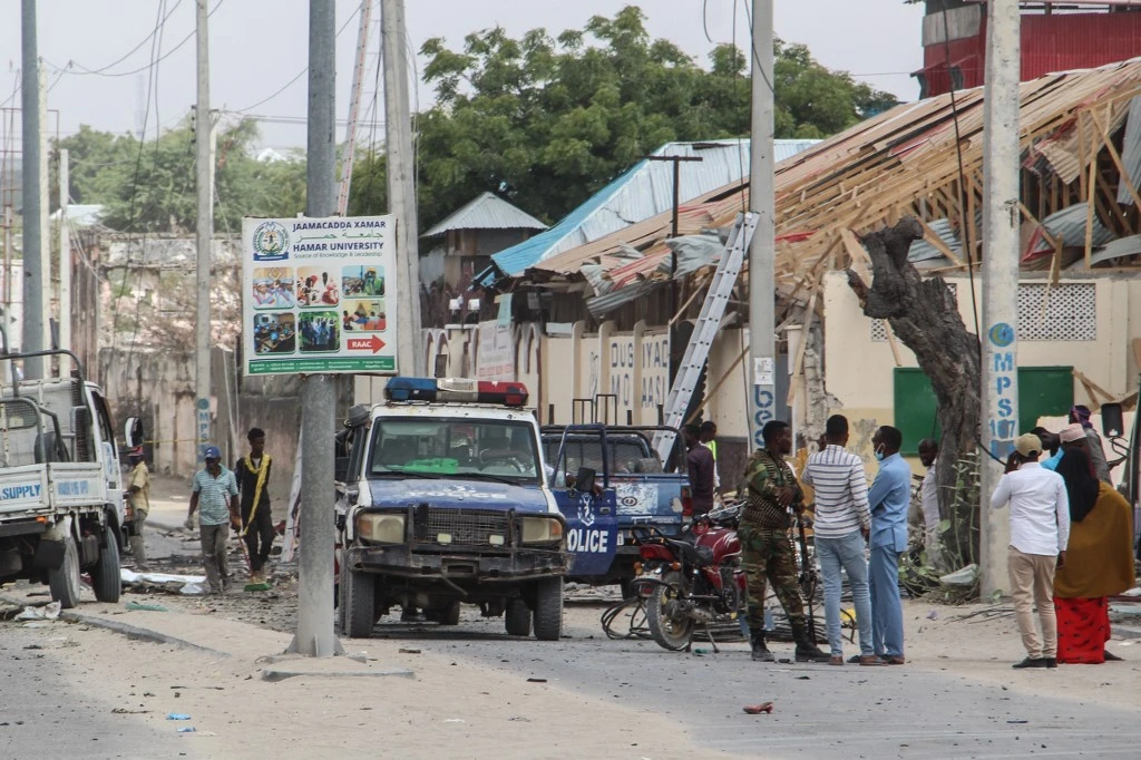 Attentat à la voiture piégée à Mogadiscio: au moins six morts