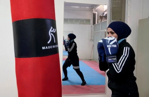 En Irak, les boxeuses mettent K.-O. préjugés et tabous