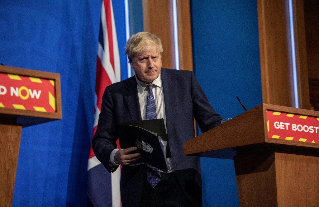 Le Premier ministre britannique Boris Johnson, dans la salle de briefing de Downing Street, dans le centre de Londres, le 4 janvier 2022.(AFP)