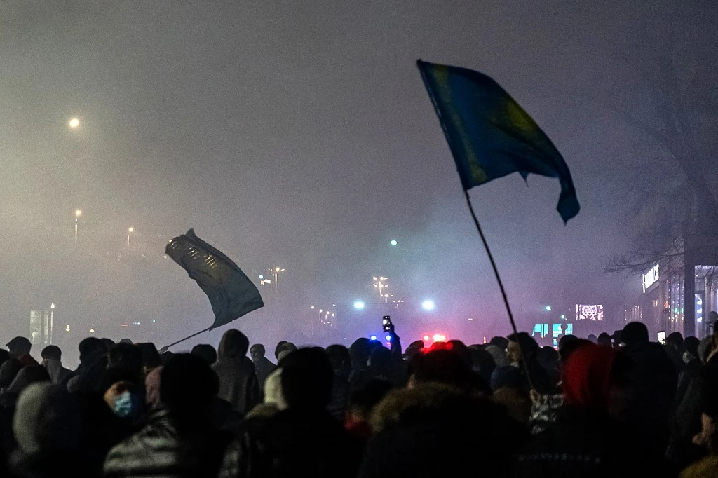 Le président du Kazakhstan décrète l'état d'urgence après des manifestations