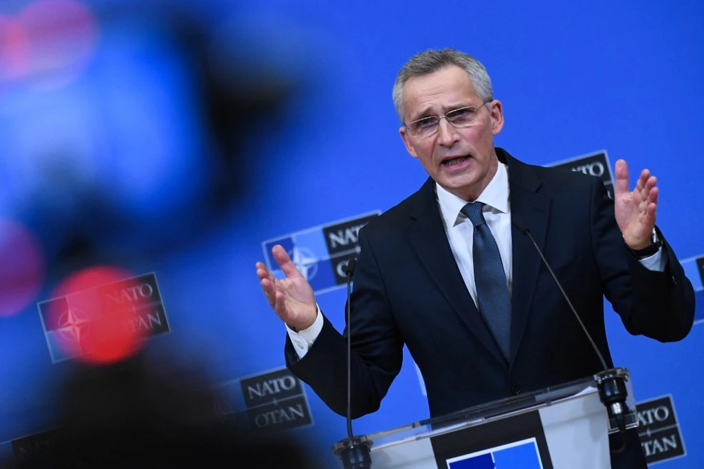 Face à l'OTAN, la Russie hausse le ton