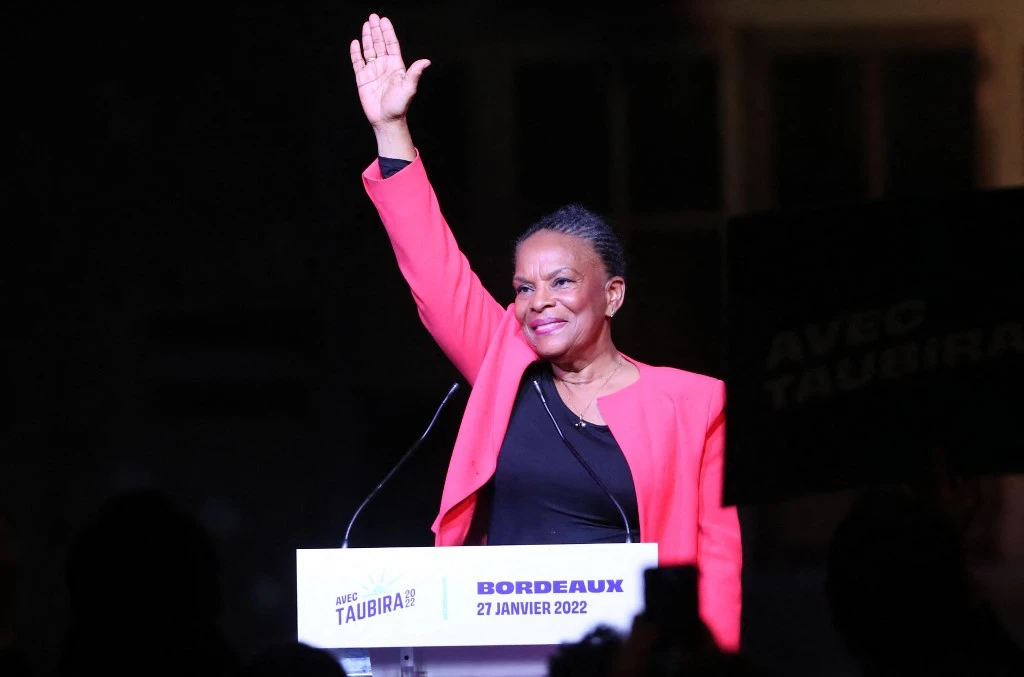 Présidentielle: les candidats de gauche donnent de la voix et ciblent Macron