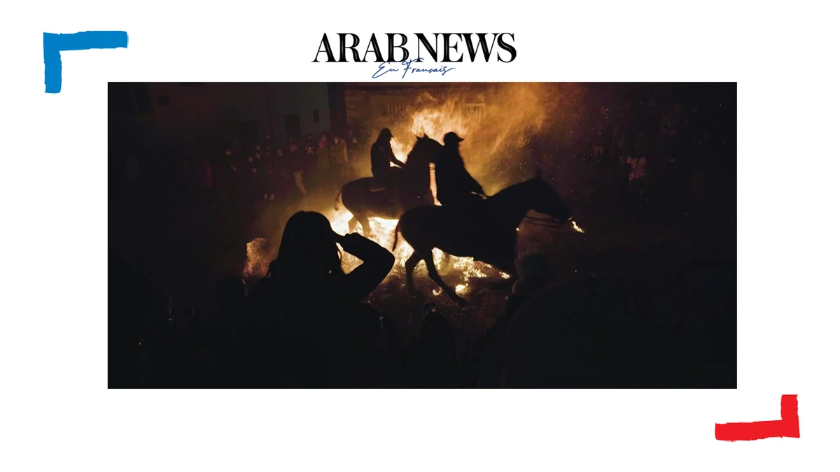 Luminarias: en Espagne, les chevaux s'élancent dans le feu pour conjurer les épidémies