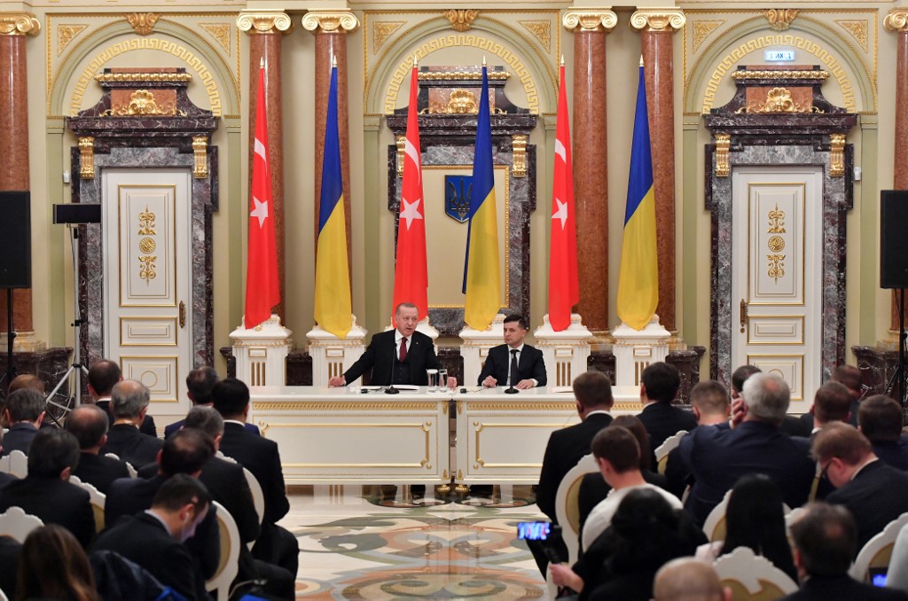 Erdogan à Kiev pour tenter une médiation sans froisser Poutine