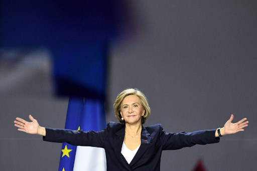 Présidentielle: Pécresse sur la défensive, Zemmour à la fête