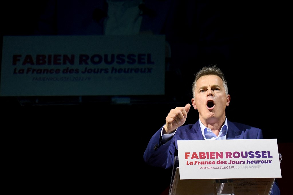 Présidentielle: Roussel propose un milliard pour le « droit aux vacances » des enfants