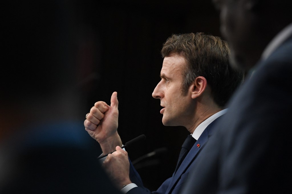 Présidentielle: priorité à l'international pour Macron