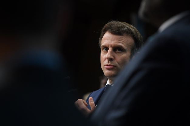 Crise ukrainienne: l'opposition salue les efforts de Macron mais les juge trop tardifs