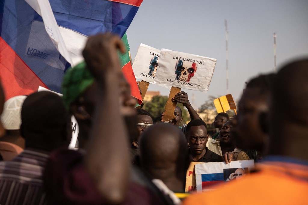 Burkina: au moins 59 personnes tuées dans une explosion sur une mine artisanale