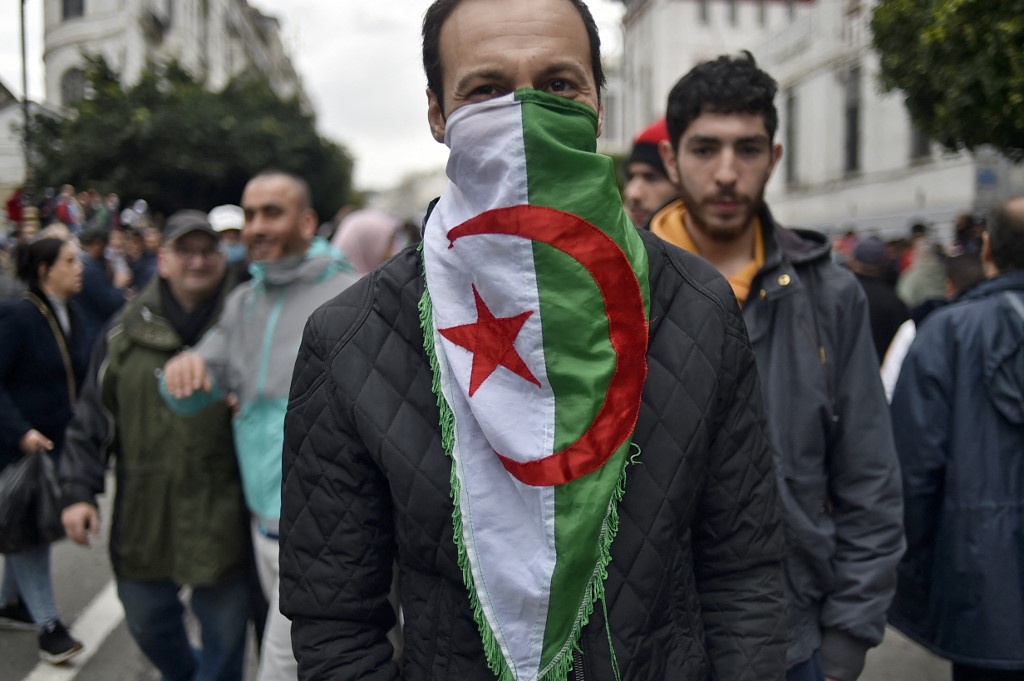 Le parquet réclame six mois ferme contre les hirakistes d’Es-Sénia