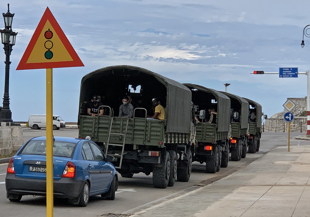 Cuba: pleurs et tension au procès de 33 manifestants du 11 juillet