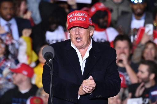 Les Archives nationales américaines veulent une enquête sur Trump