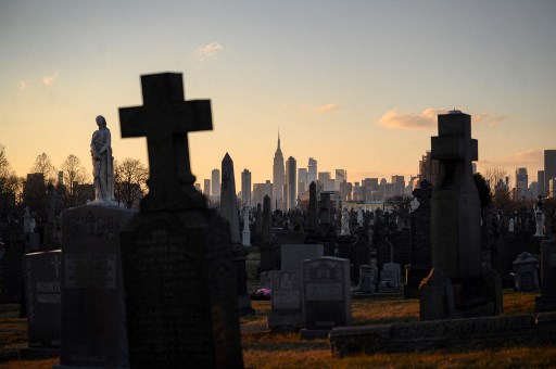 Les Etats-Unis dépassent les 900 000 morts recensés de la Covid-19