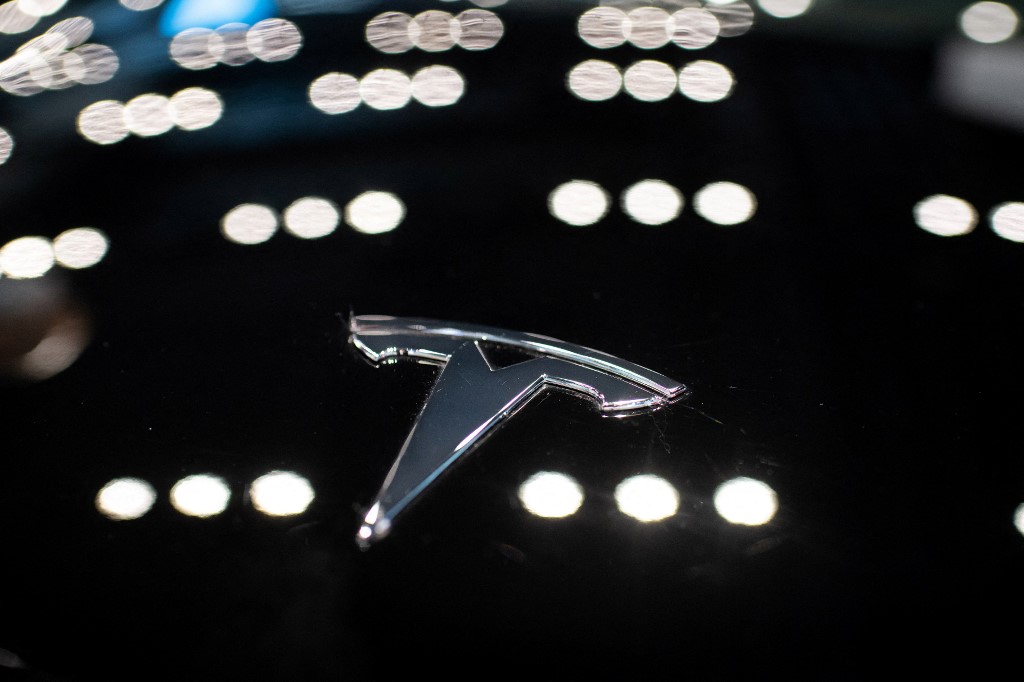 Tesla rappelle près de 54 000 véhicules susceptibles de ne pas s'arrêter aux « Stop »