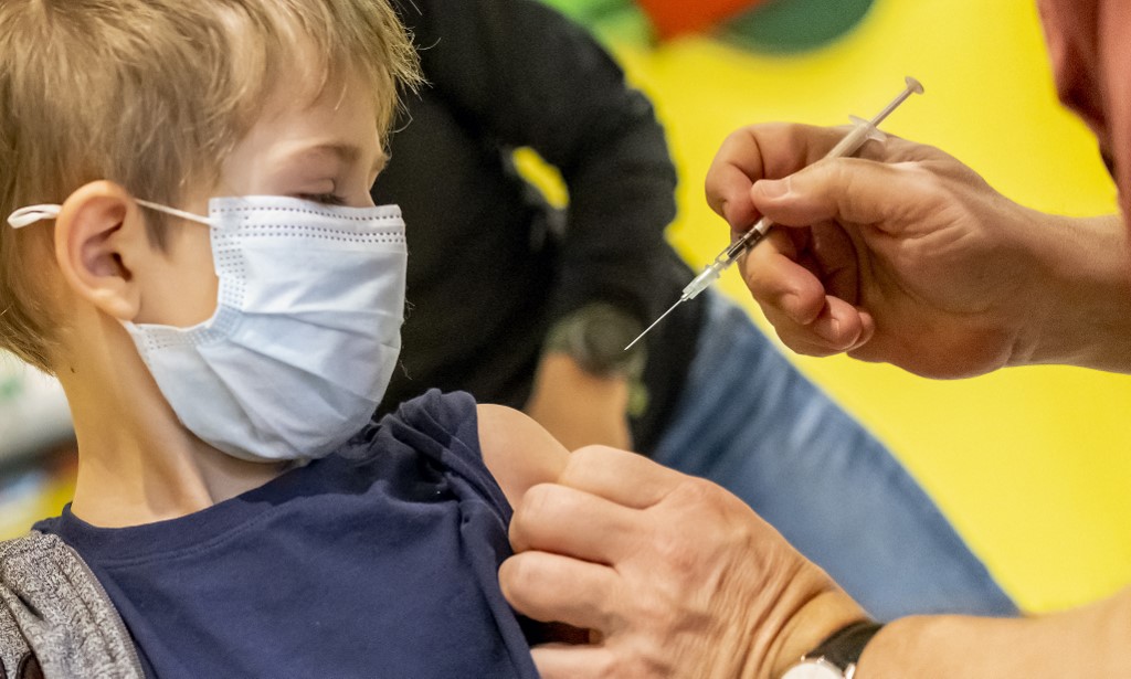 Pfizer demande l'autorisation de son vaccin anti-Covid pour les moins de 5 ans aux Etats-Unis