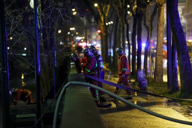 Incendie dans un hôtel particulier en bord de Seine à Paris, pas de victimes