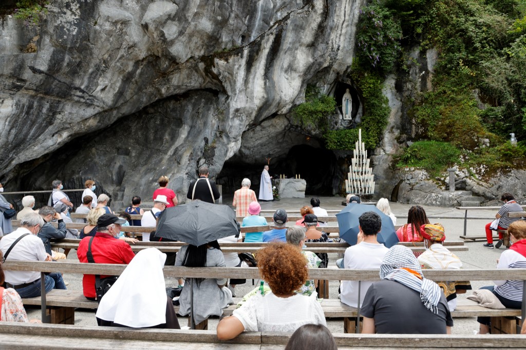 La grotte de Lourdes rouvre aux pèlerins après deux ans de fermeture